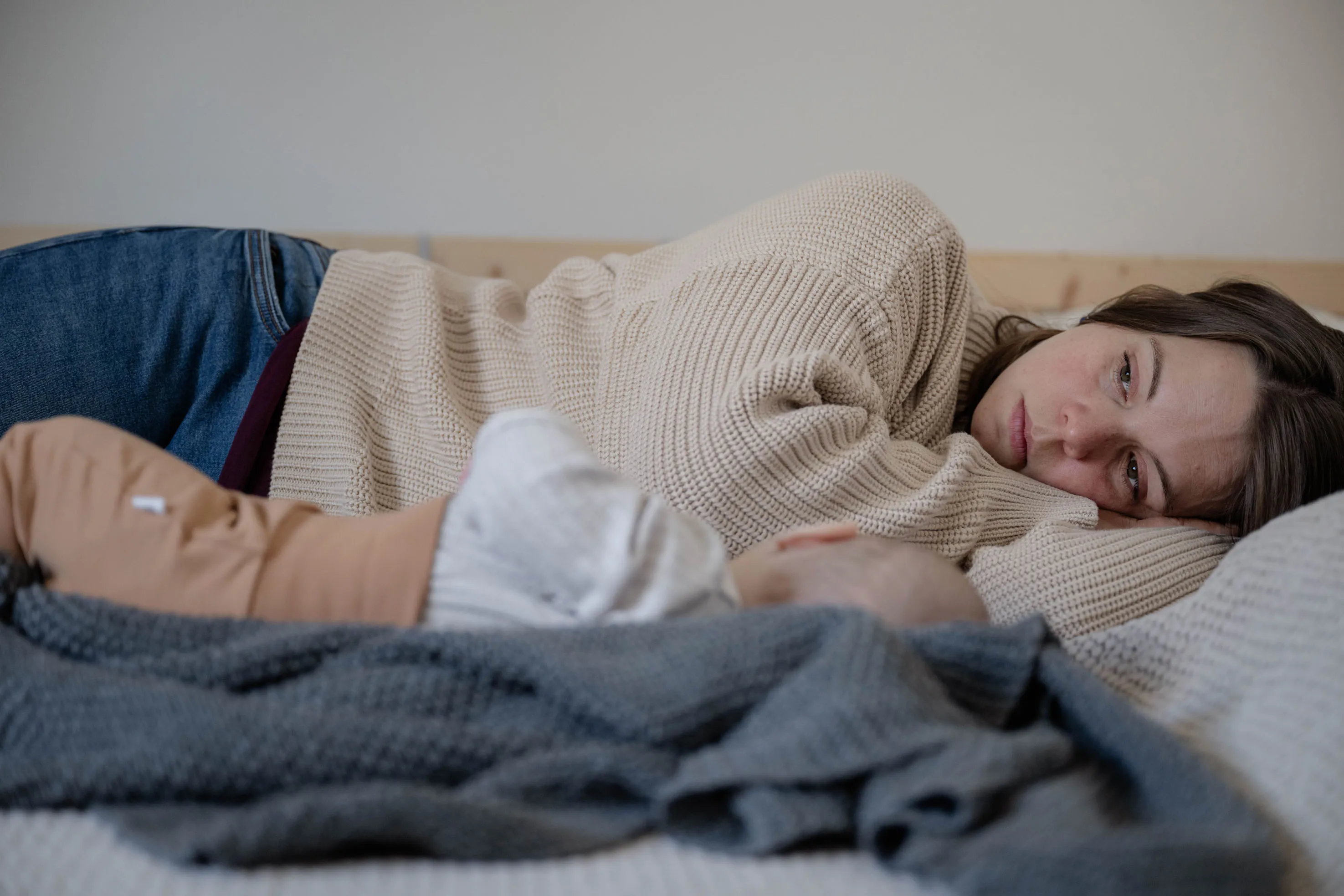Forschung ist entscheidend, um peripartale psychische Erkrankungen besser zu verstehen und die Versorgung betroffener Eltern zu optimieren.